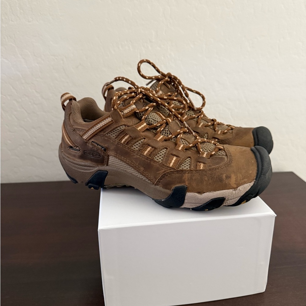 EUC Women’s Keen Alamosa WP Hiking Shoe- 52008 - Brown - Size 8.5